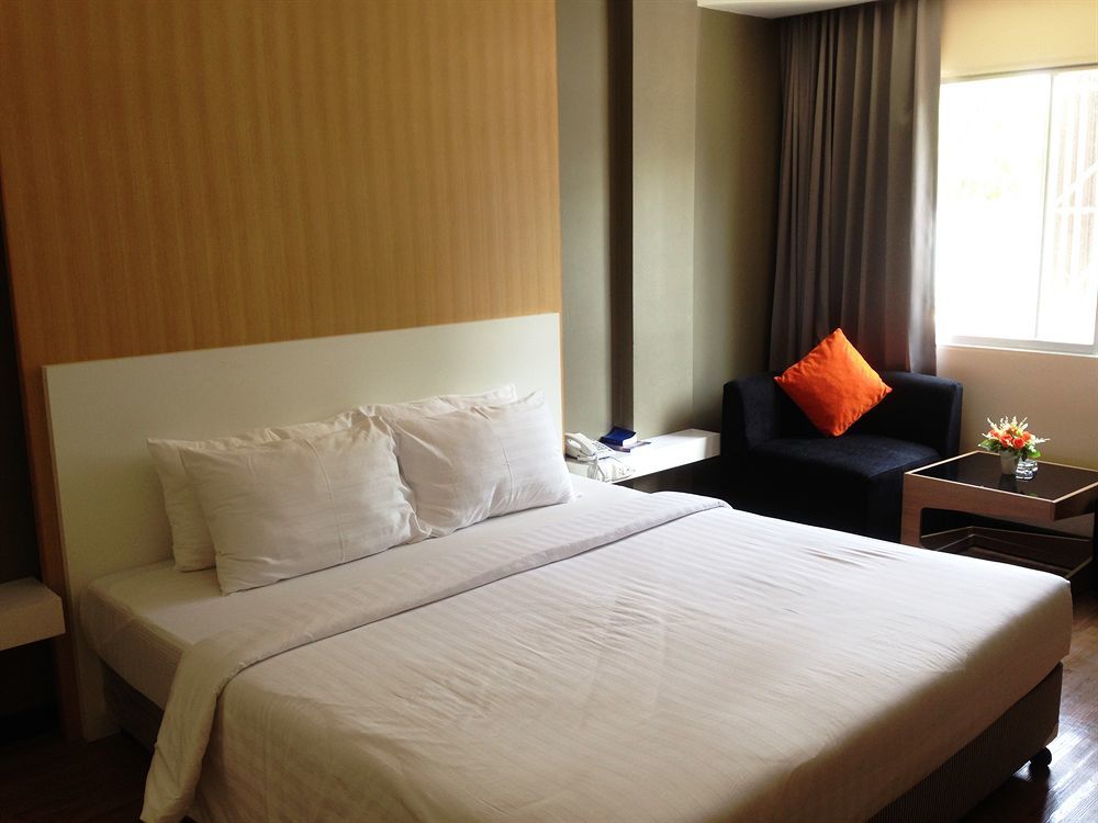 New Travel Lodge Hotel Chanthaburi Buitenkant foto