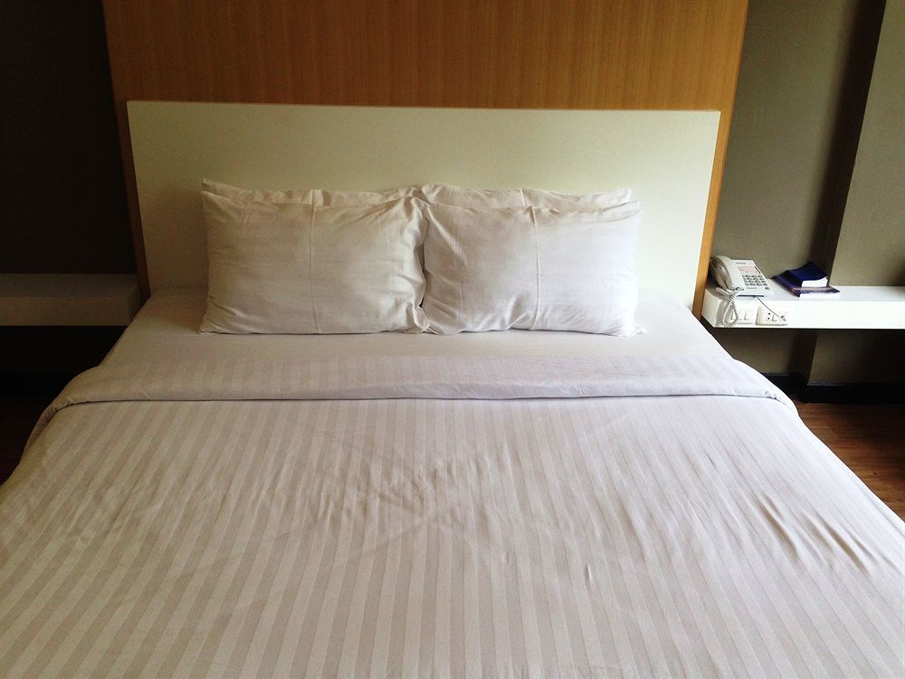 New Travel Lodge Hotel Chanthaburi Buitenkant foto
