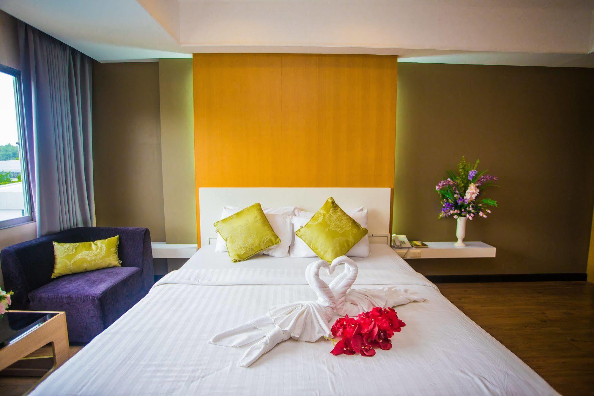 New Travel Lodge Hotel Chanthaburi Buitenkant foto
