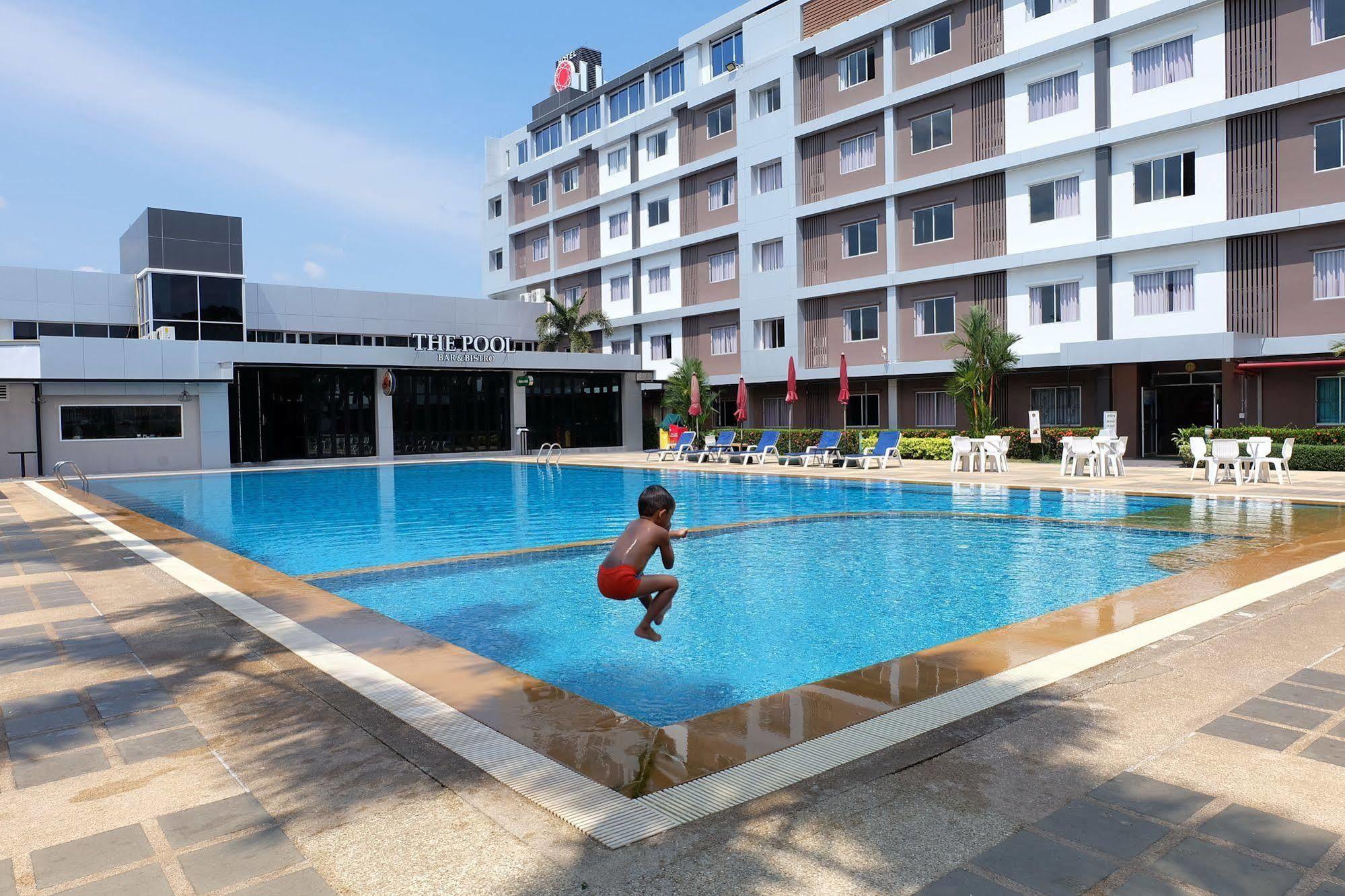 New Travel Lodge Hotel Chanthaburi Buitenkant foto