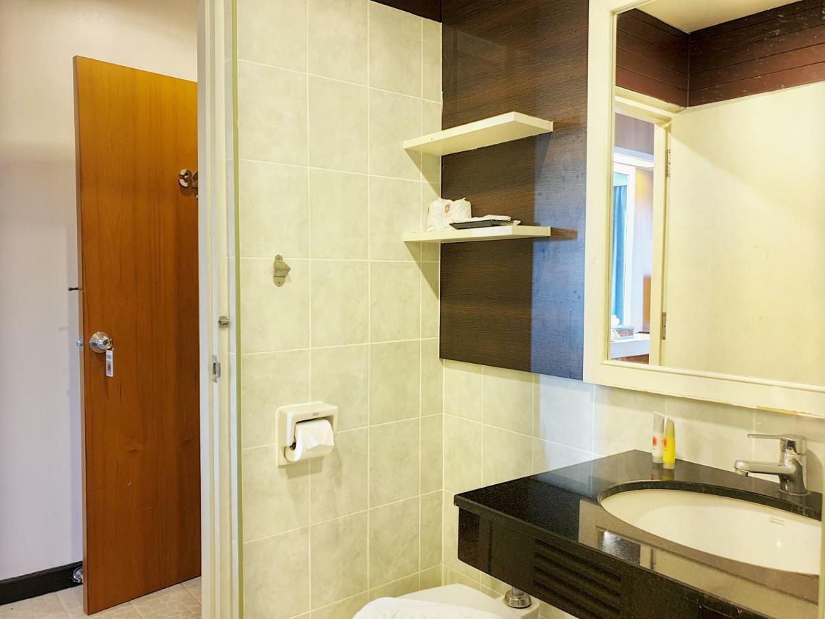 New Travel Lodge Hotel Chanthaburi Buitenkant foto
